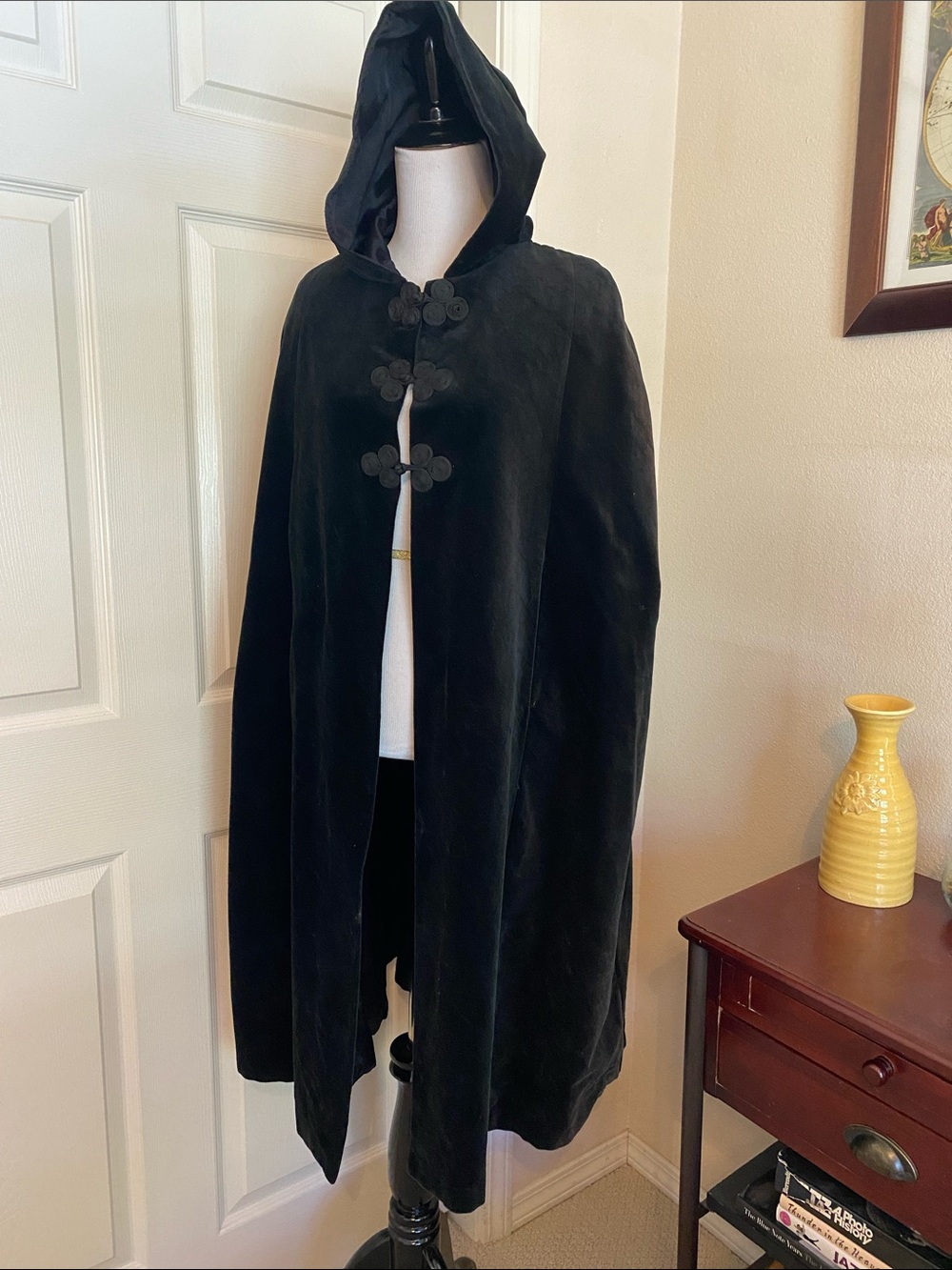 Sylvia Whyte Black Hooded Cloak with Decorative Frogs